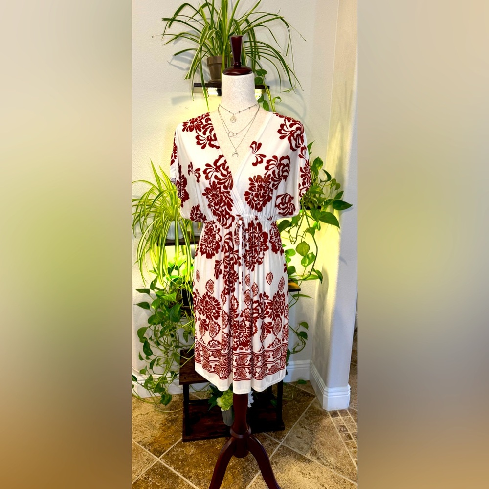 Floral V-Neck Dress in Cream and Brown - Picture 2 of 9